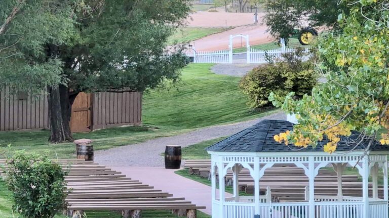 What to Look for in a Wedding Venue in Loveland CO Before You Book